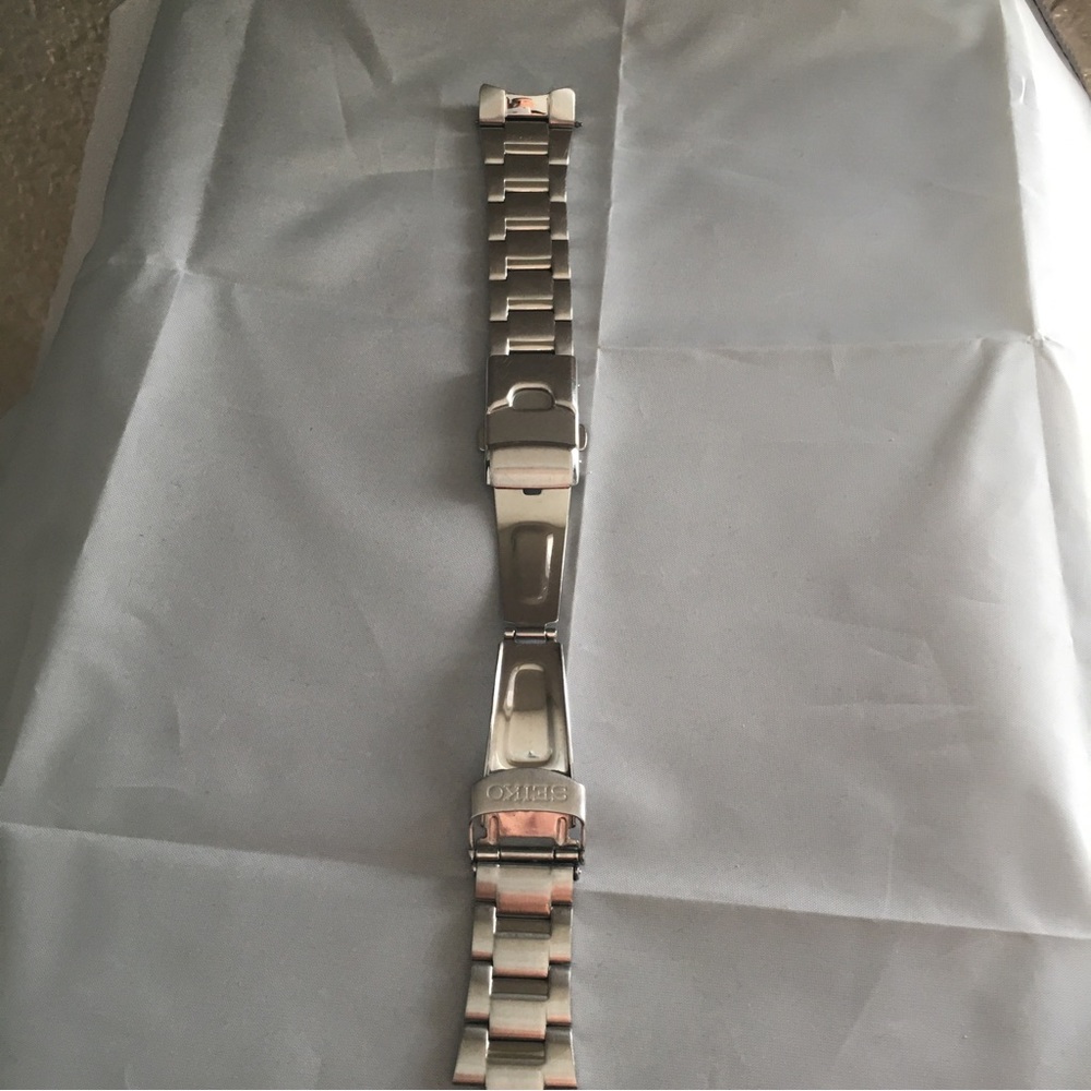 Seiko 22mm stainless steel watch band